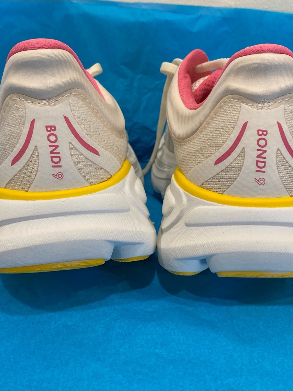 Hoka women’s Bondi 9 running walking shoe alabaster birch 7.5D brand new unworn - Picture 6 of 12
